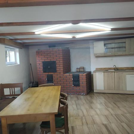 ホテルKalmi Vendeghaz コルンド エクステリア 写真